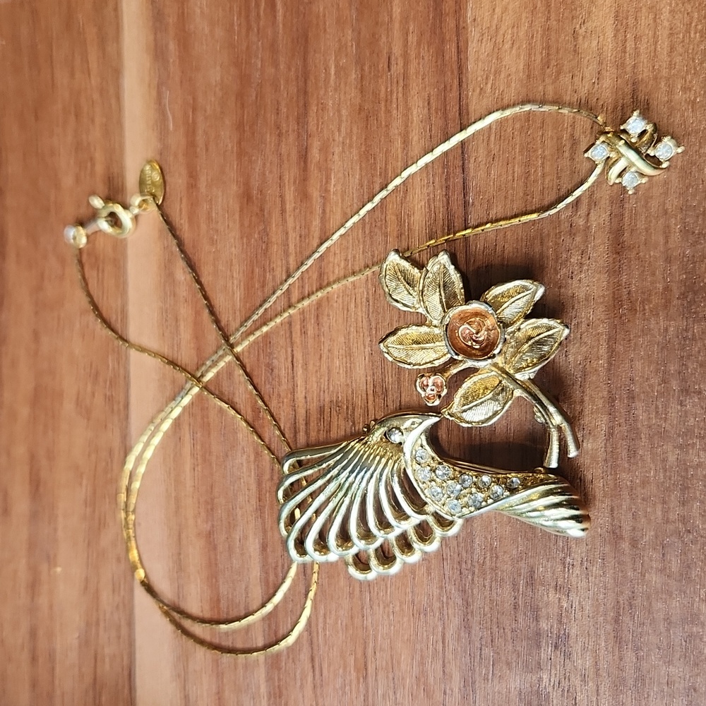 Necklace and 2 brooch set